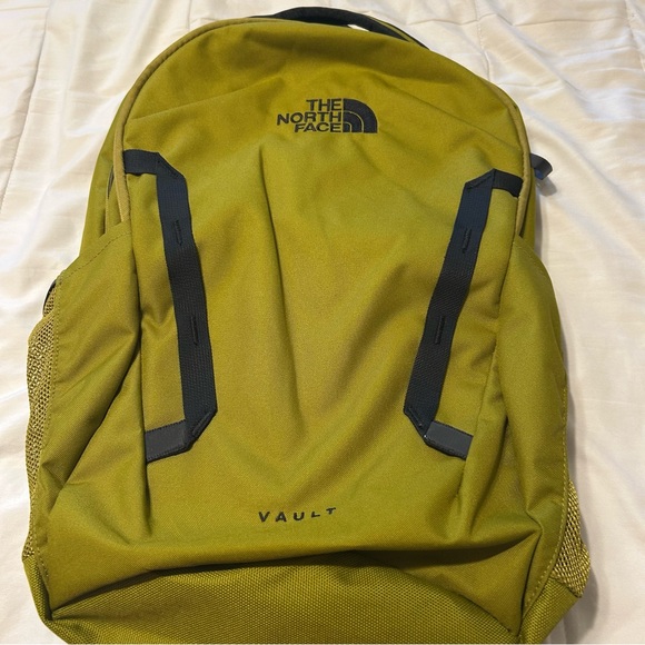 The North Face Vault Everyday Laptop Backpack, Sulphur Moss  Black, One Size NEW - Picture 1 of 12